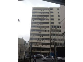 Foto 2 de VENDO COMODA Y AMPLIA OFICINA CENTRO GUAYAQUIL