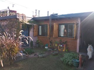 Casa en venta - 3 Dormitorios 2 Baños - 400Mts2 - San Carlos, La Plata