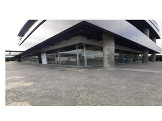 ALQUILO LOCAL MALL BOCHALEMA CALI.