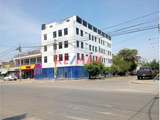 Foto 1 de Alquiler de Local de 4 pisos en ESQUINA en Plena Av. Tupac Amaru
Ubicado en zota estrategica y comercial cerca de Av America Norte, Av. Salvador Lara