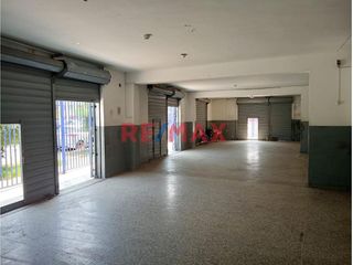 Foto 2 de Alquiler de Local de 4 pisos en ESQUINA en Plena Av. Tupac Amaru
Ubicado en zota estrategica y comercial cerca de Av America Norte, Av. Salvador Lara