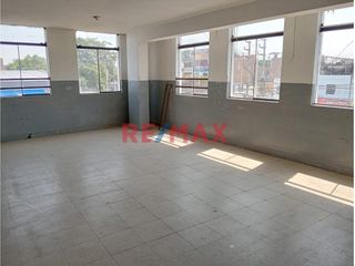 Foto 5 de Alquiler de Local de 4 pisos en ESQUINA en Plena Av. Tupac Amaru
Ubicado en zota estrategica y comercial cerca de Av America Norte, Av. Salvador Lara