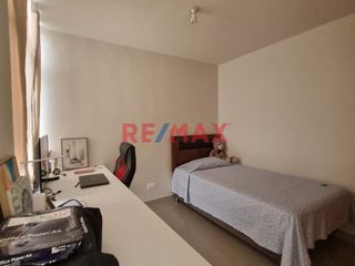 Foto 9 de CASA EN VENTA EN EL CONDOMINIO CLUB LOS SAUCES, Un lugar seguro para vivir rodeado de parques y jardines,
Piscina, juego para niños, Minimarket, sala