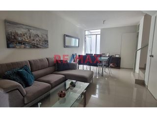 Foto 3 de CASA EN VENTA EN EL CONDOMINIO CLUB LOS SAUCES, Un lugar seguro para vivir rodeado de parques y jardines,
Piscina, juego para niños, Minimarket, sala
