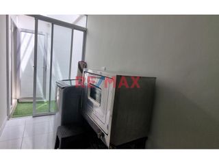 Foto 6 de CASA EN VENTA EN EL CONDOMINIO CLUB LOS SAUCES, Un lugar seguro para vivir rodeado de parques y jardines,
Piscina, juego para niños, Minimarket, sala