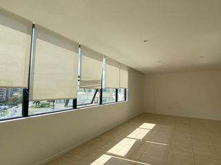 Oficina en alquiler en  Studios de la Bahía con cochera