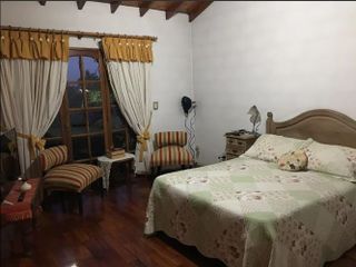 Chalet en venta de 4 dormitorios c/ cochera en Ituzaingó Norte