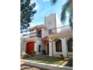 Foto 3 de VENTA-GRAN PROPIEDAD EN JESÚS MARA-PARQUE SUIZO-CASA 3 DORM