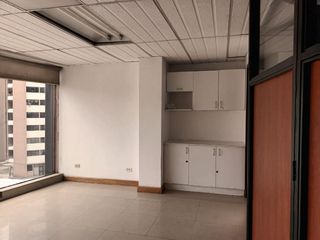 La Mariscal, Oficina en Renta, 98m2,  5 ambientes.