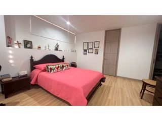 VENTA DE APARTAMENTO MUY COMERCIAL DE ESPACIOS GENEROSOS Y LIMPIOS