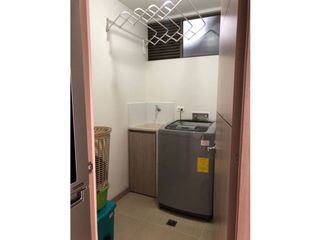 Foto 11 de VENTA DE APARTAMENTO MUY COMERCIAL DE ESPACIOS GENEROSOS Y LIMPIOS