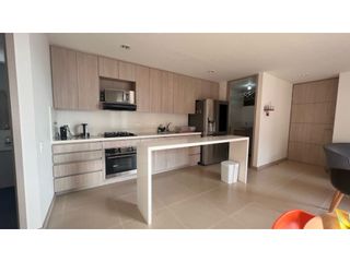 VENTA DE APARTAMENTO MUY COMERCIAL DE ESPACIOS GENEROSOS Y LIMPIOS