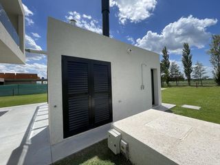 Venta Casa  - La Rinconada - Ibarlucea - Barrio Cerrado - a estrenar