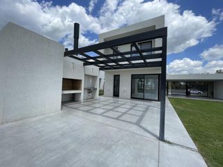 Venta Casa  - La Rinconada - Ibarlucea - Barrio Cerrado - a estrenar