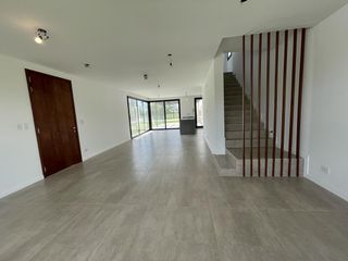 Venta Casa  - La Rinconada - Ibarlucea - Barrio Cerrado - a estrenar