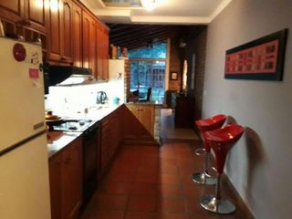 Foto 4 de Venta Casa 4 Ambientes Temperley Con COCHERA PASANTE , PILETA Y QUINCHO