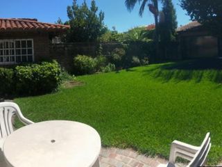 Foto 12 de Venta Casa 4 Ambientes Temperley Con COCHERA PASANTE , PILETA Y QUINCHO