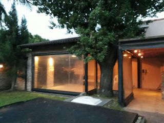 Foto 14 de Venta Casa 4 Ambientes Temperley Con COCHERA PASANTE , PILETA Y QUINCHO