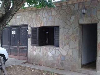 Casa en venta - 1 dormitorio 1 baño - 600mts2 - Los Hornos, La Plata