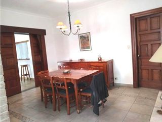 Foto 7 de CHALET DE 5 AMBIENTES CON QUINCHO EN CHAUVIN - Toma menor valor -