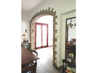 Foto 8 de CHALET DE 5 AMBIENTES CON QUINCHO EN CHAUVIN - Toma menor valor -