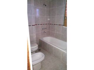 Foto 19 de CHALET DE 5 AMBIENTES CON QUINCHO EN CHAUVIN - Toma menor valor -