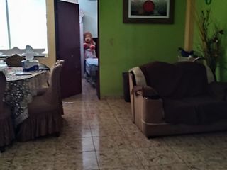 Foto 1 de casa de 2 pisos con locales Comerciales/ frente mercado - Callao $215,000