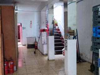 Foto 3 de casa de 2 pisos con locales Comerciales/ frente mercado - Callao $215,000