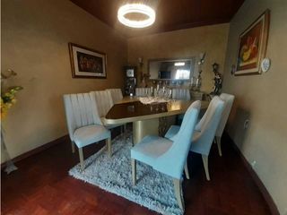 Vendo hermosa y cómoda casa en Urdesa Central con piscina