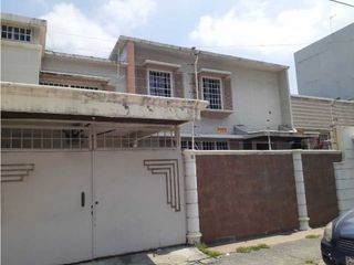 Foto 1 de Vendo hermosa y cómoda casa en Urdesa Central con piscina