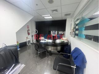 Foto 18 de ¡Alquilo Oficina Duplex Amoblada En Av Arenales Cdra 19, Lince!