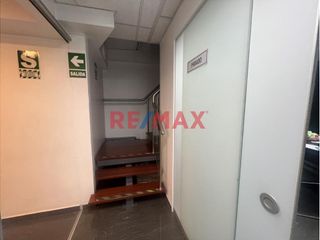 Foto 11 de ¡Alquilo Oficina Duplex Amoblada En Av Arenales Cdra 19, Lince!