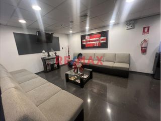 Foto 10 de ¡Alquilo Oficina Duplex Amoblada En Av Arenales Cdra 19, Lince!