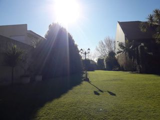 Foto 1 de PARQUE LURO. CHALET EN VENTA. 5 AMBIENTES