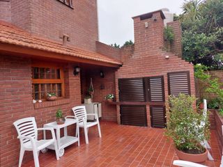 Foto 18 de PARQUE LURO. CHALET EN VENTA. 5 AMBIENTES