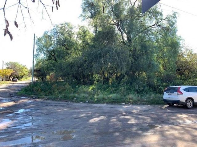 Lote de Esquina a 4 cuadras de la plaza principal de 517m2