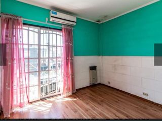 Duplex en Venta - 4 Dormitorios 2 Baños Cochera - 297 mts2 - Hurlingham, Buenos Aires