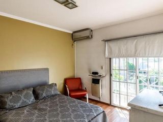 Duplex en Venta - 4 Dormitorios 2 Baños Cochera - 297 mts2 - Hurlingham, Buenos Aires