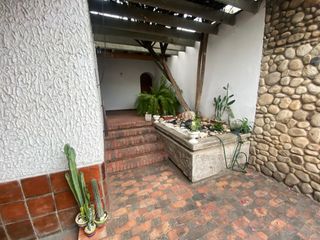 Foto 3 de CAOBOS EXCELENTE UBICACION