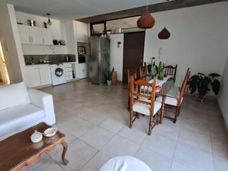 Foto 2 de Departamento 2 dormitorios con patio Venta, Yerba Bueno