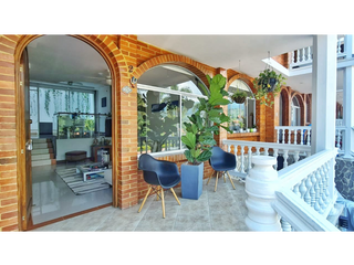 Maat vende casa en Conjunto San Antonio-Villeta 238m2 $615 Millones