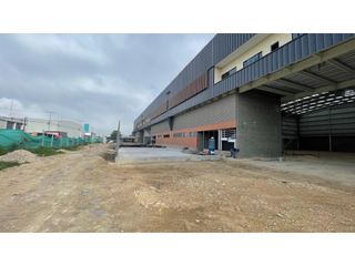 Foto 1 de Bodega en arriendo 1638 mts funza