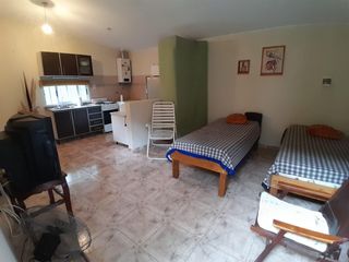 Casa de 2 dormitorios en Venta en Rio Ceballos, b° Cantegrill, zona tranquila, muy buen estado! Con depto independiente adjunto