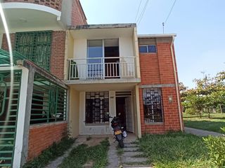 Casa Esquinera De 2 Niveles En  Candelaria, Valle Del Cauca