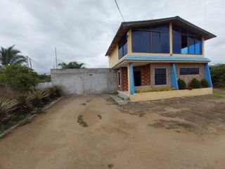 Puerto Cayo - Beach House: Se Vende Casa en Zona Rural y Cerca del Mar en Puerto Cayo