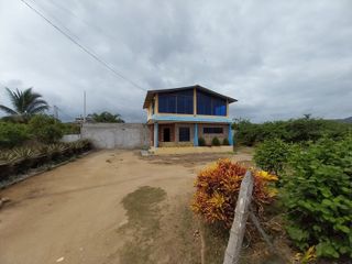 Puerto Cayo - Beach House: Se Vende Casa en Zona Rural y Cerca del Mar en Puerto Cayo