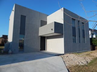 Foto 3 de SE VENDE HERMOSA CASA EN BARRIO CERRADO SAN ISIDRO LABRADOR  TIGRE