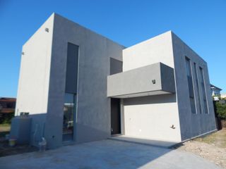 Foto 4 de SE VENDE HERMOSA CASA EN BARRIO CERRADO SAN ISIDRO LABRADOR  TIGRE