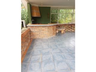 Foto 9 de Hacienda con casa y terreno en venta tipo quinta en paute