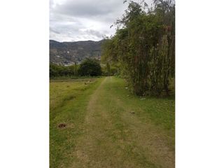 Foto 4 de Hacienda con casa y terreno en venta tipo quinta en paute